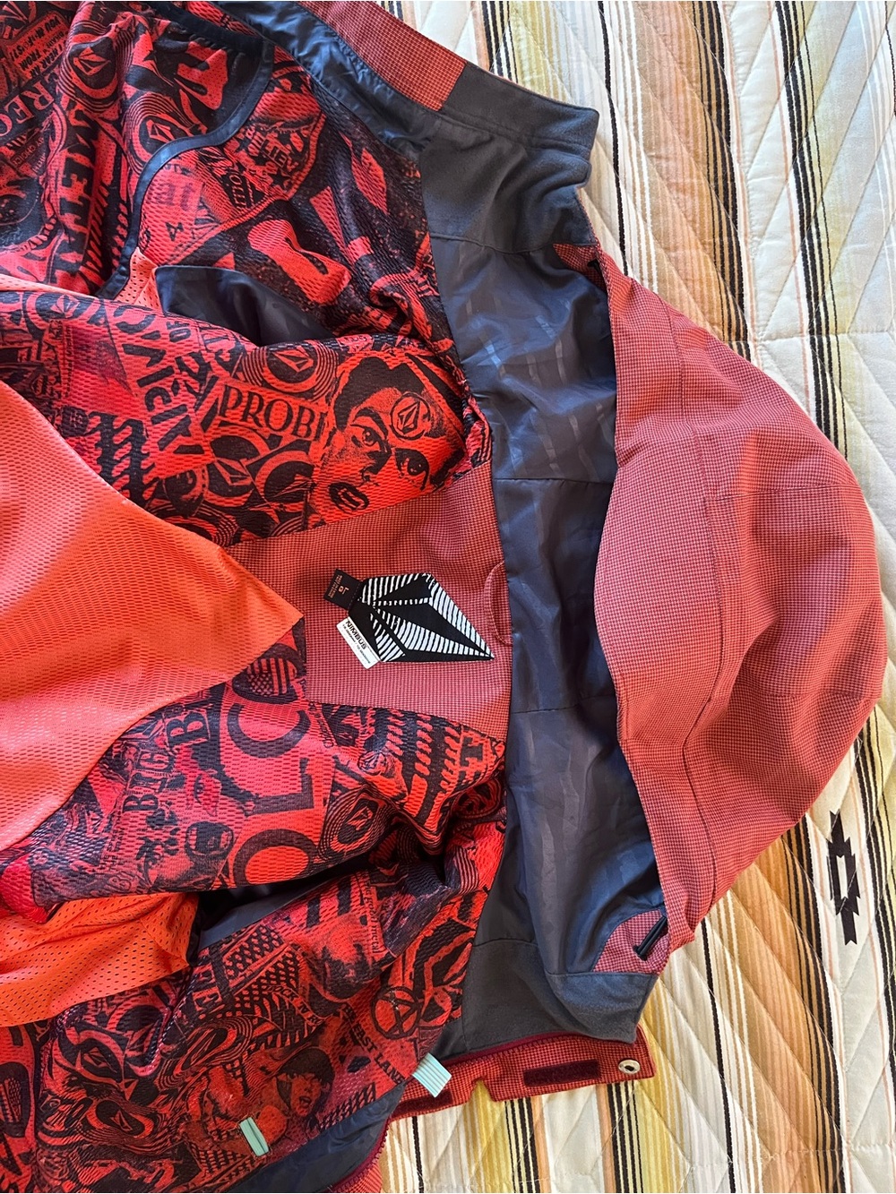 Volcom Snow Jacket - Large - Picture 11 of 16